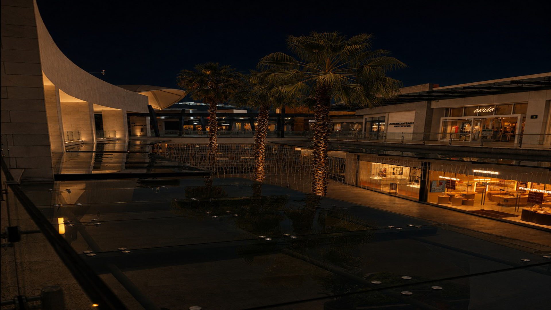 PLAZA.jpg