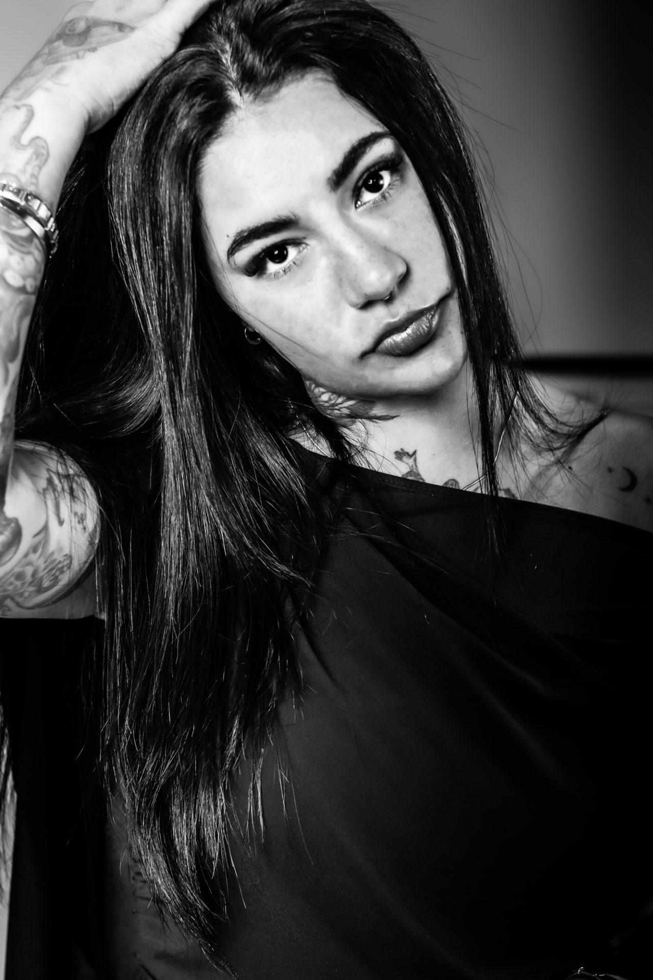 YESS B&W